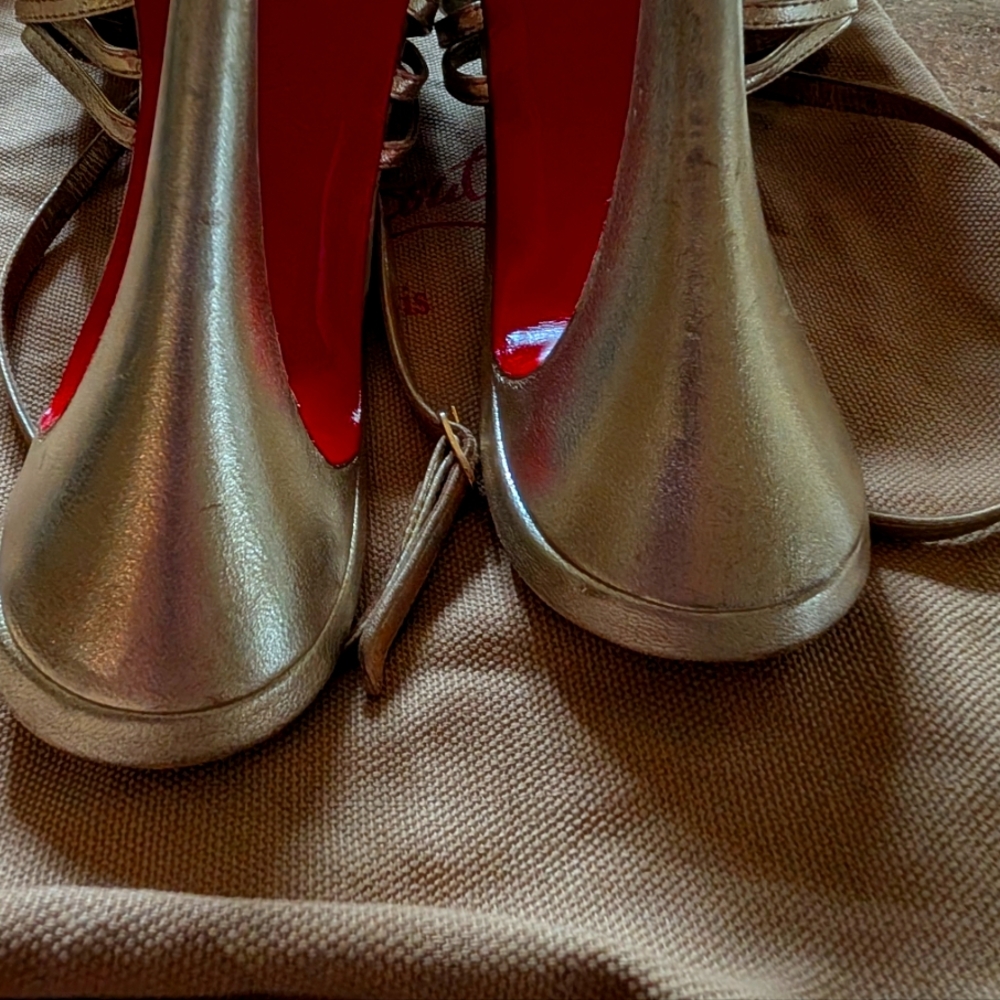 Christian Louboutin Leather Gold slingback heels